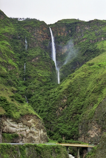 Cascada La Humeadora